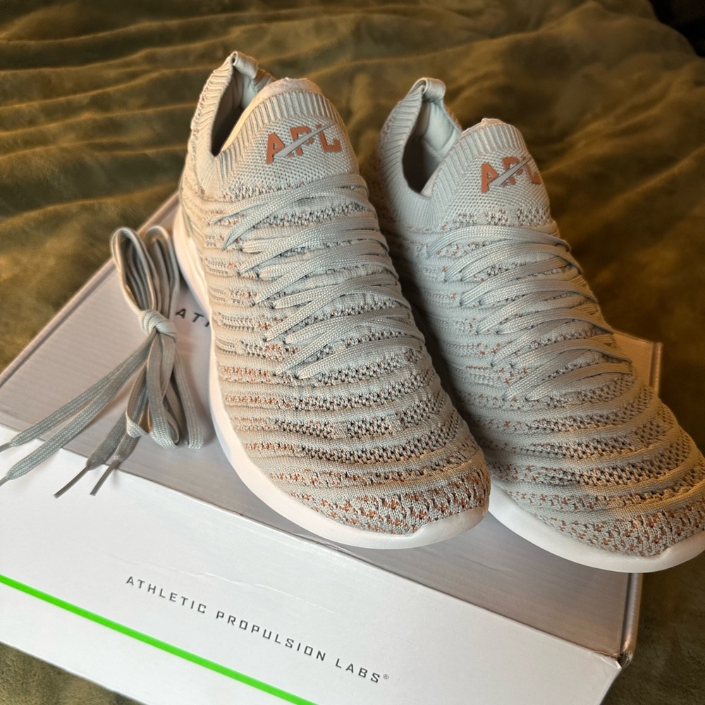 Women’s Size 11 APL Light Gray TechLoom Wave Sneakers